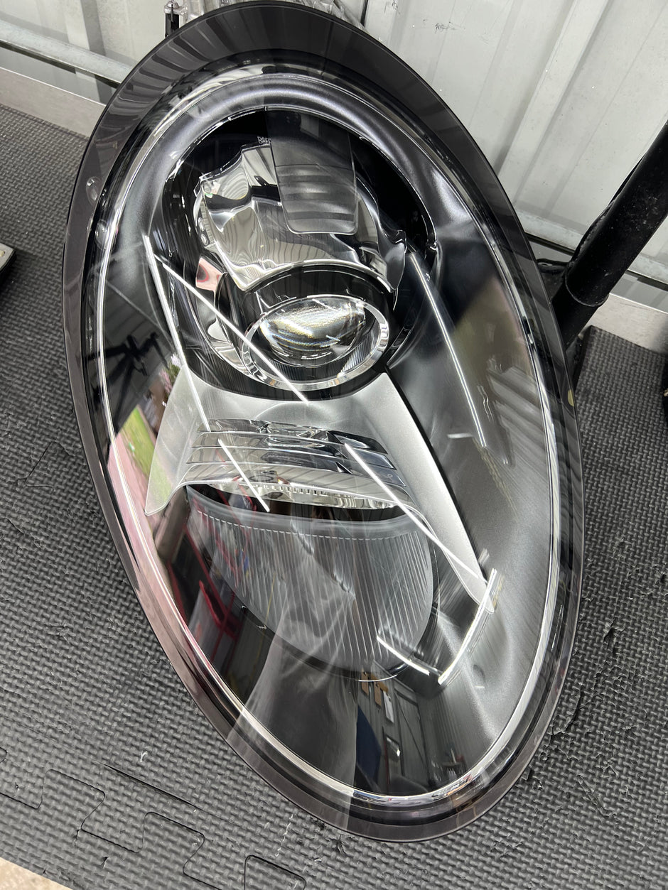 2011–2019 Porsche 911 (991) Headlight Services