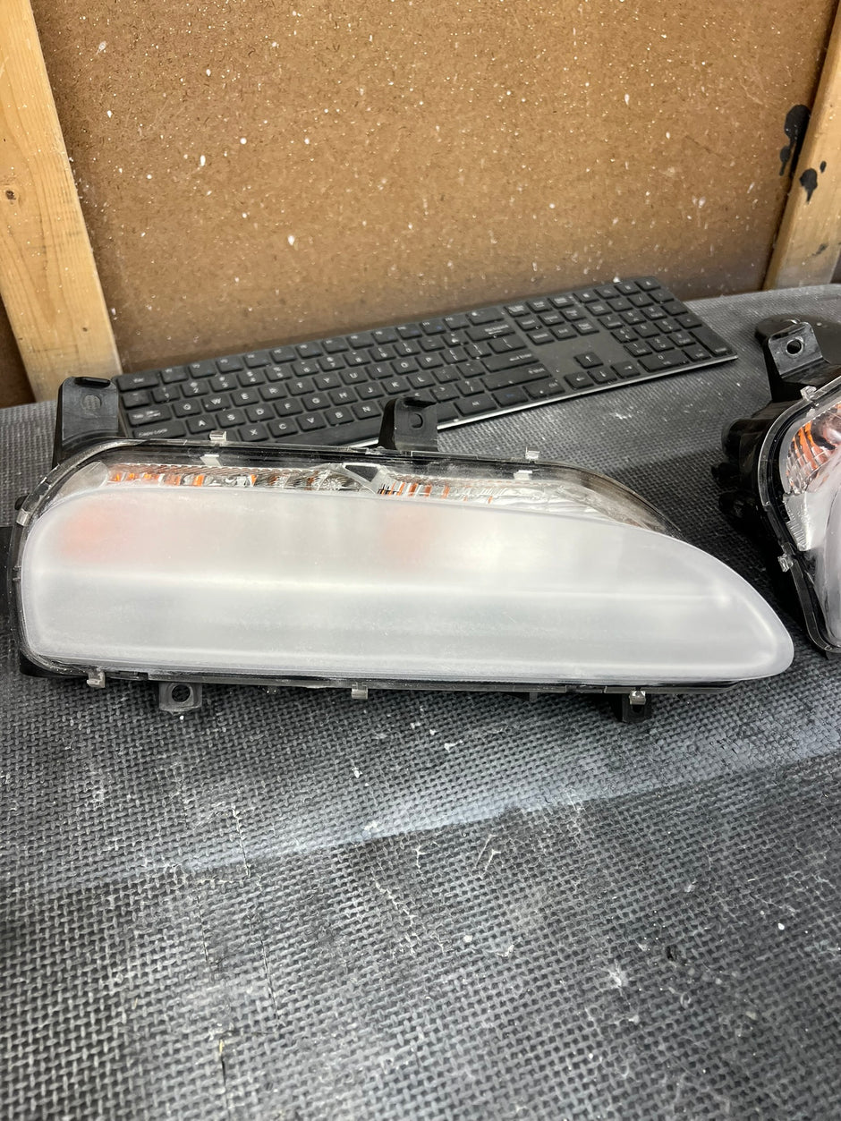2004-2012 Porsche 911 Carrera (997) Headlight Services