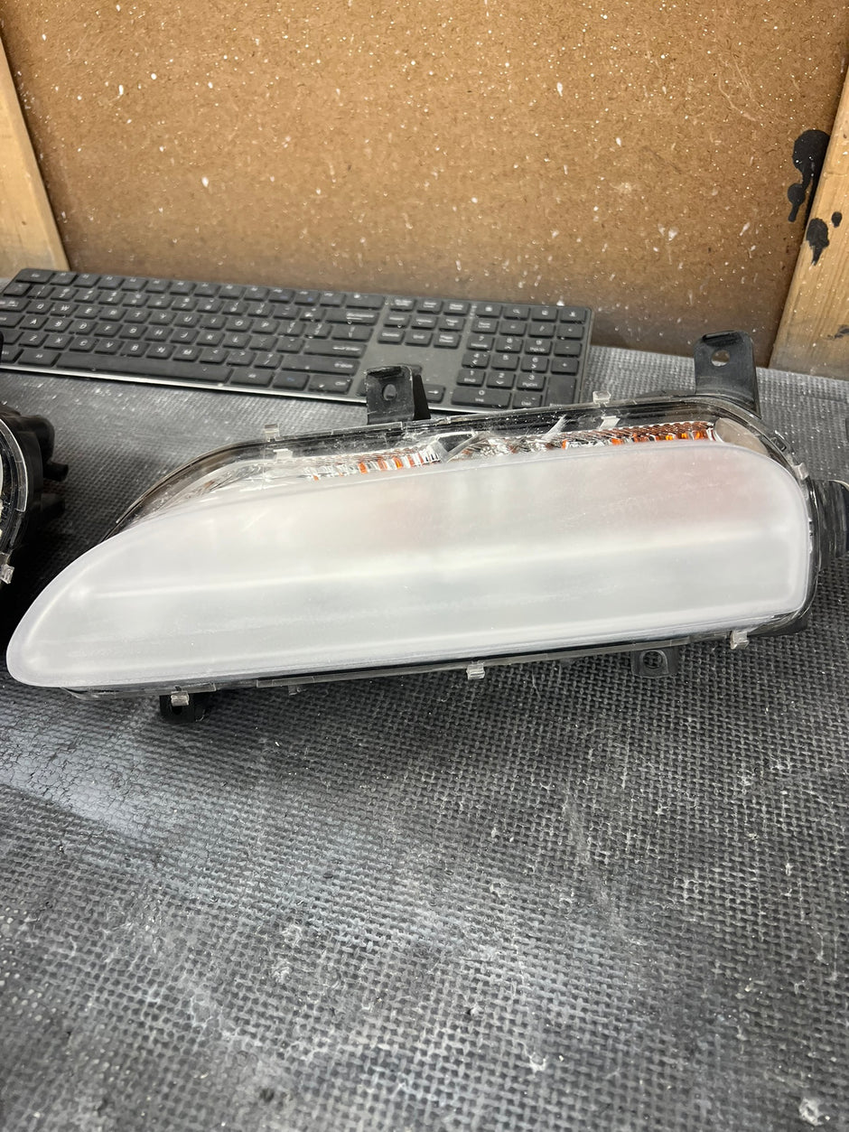 2004-2012 Porsche 911 Carrera (997) Headlight Services