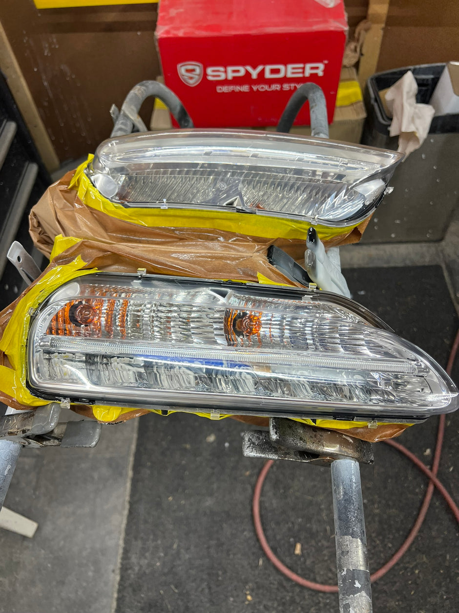 2004-2012 Porsche 911 Carrera (997) Headlight Services