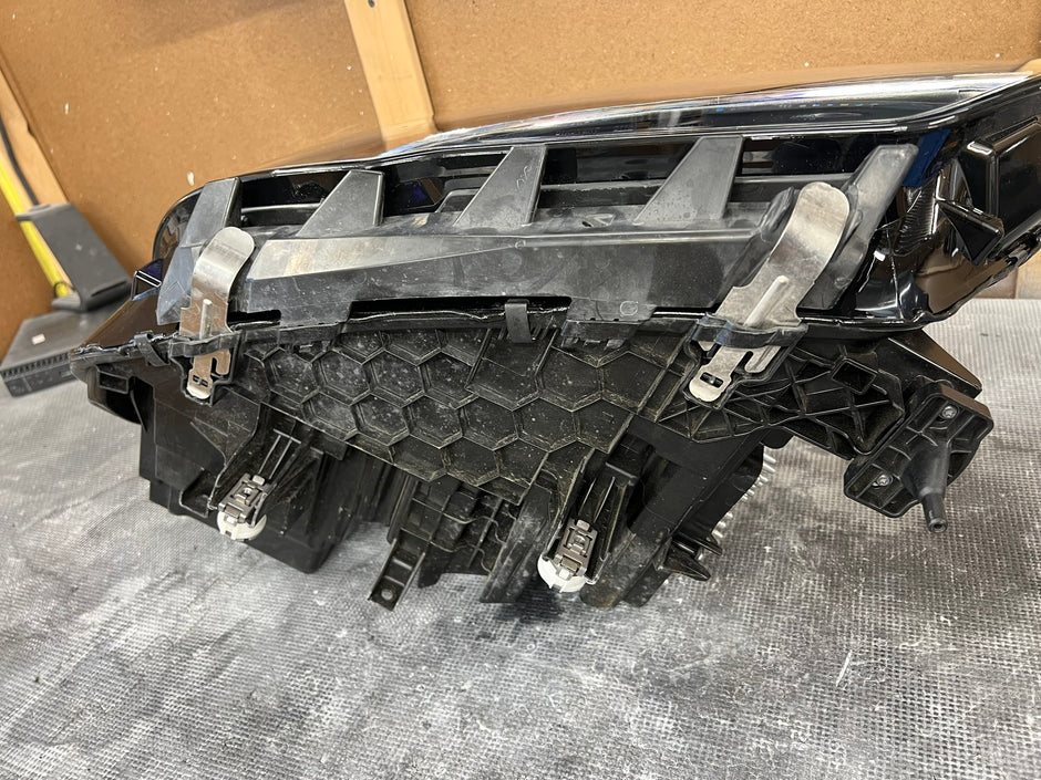 2019-2022 BMW X5 G05 G06 Headlight Services