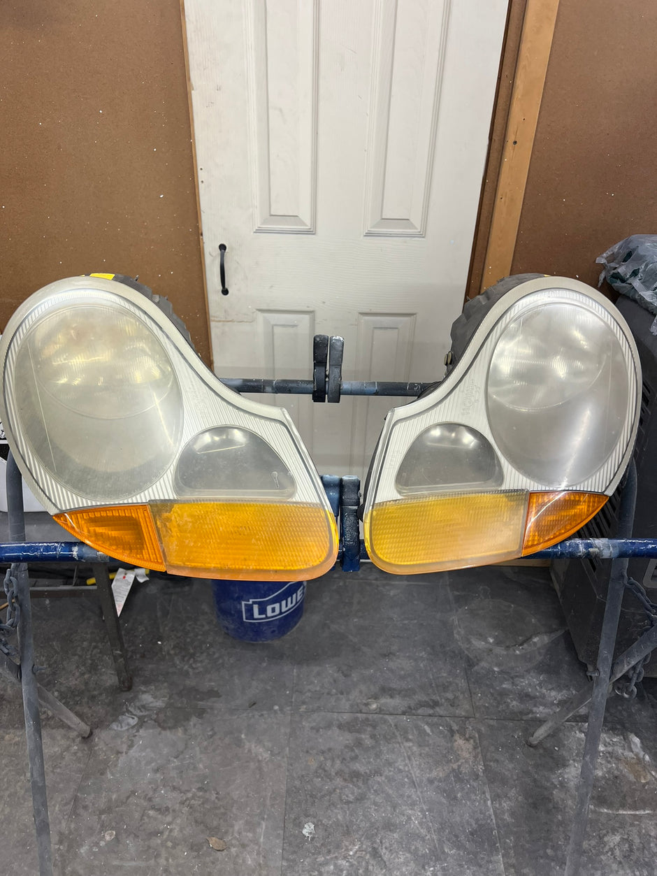 1997-2009 Porsche 911 (996) Headlight Services