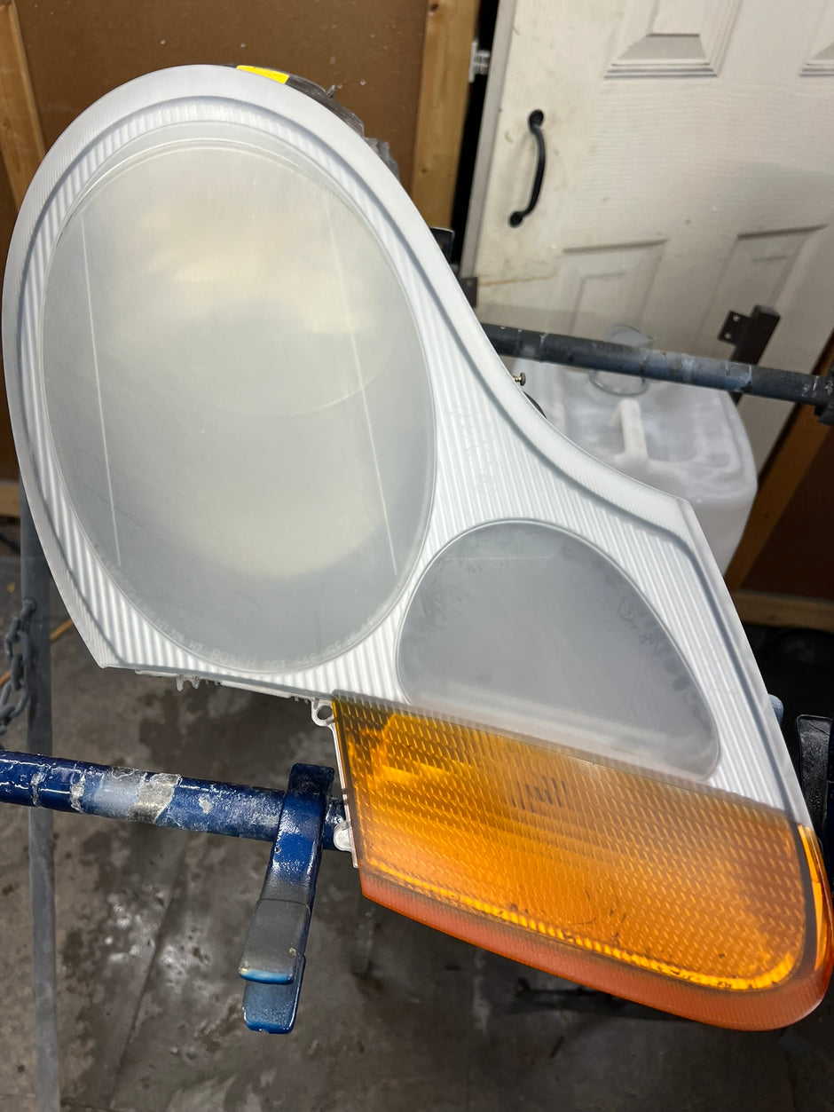 1997-2009 Porsche 911 (996) Headlight Services