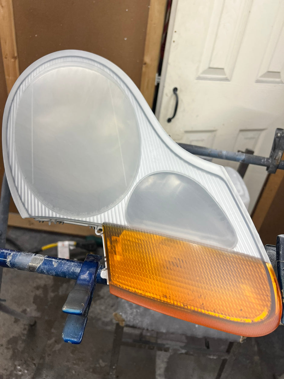 1997-2009 Porsche 911 (996) Headlight Services