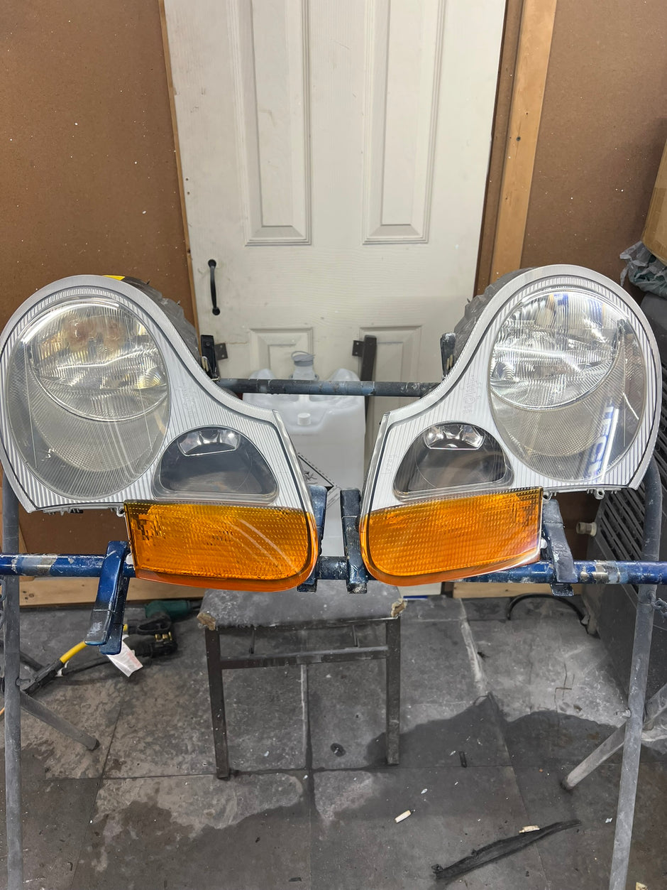 1997-2009 Porsche 911 (996) Headlight Services