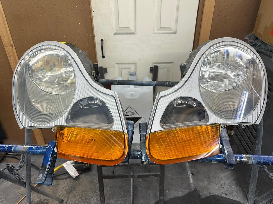 1997-2009 Porsche 911 (996) Headlight Services