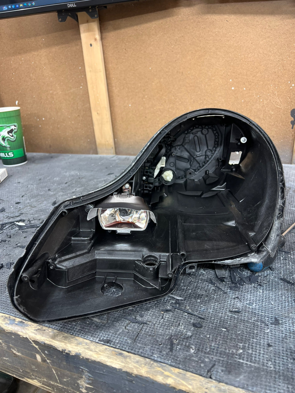 1997-2009 Porsche 911 (996) Headlight Services