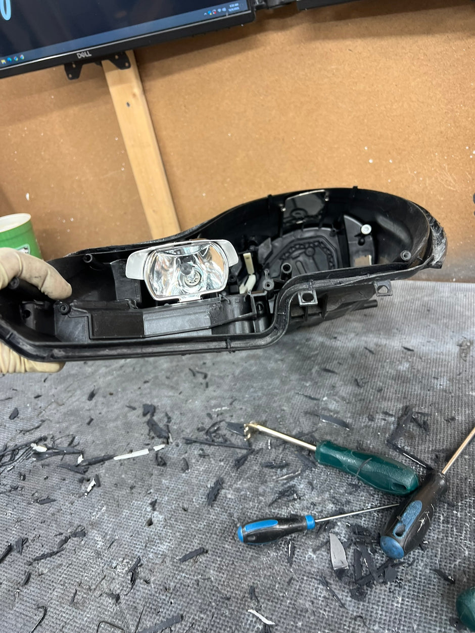 1997-2009 Porsche 911 (996) Headlight Services